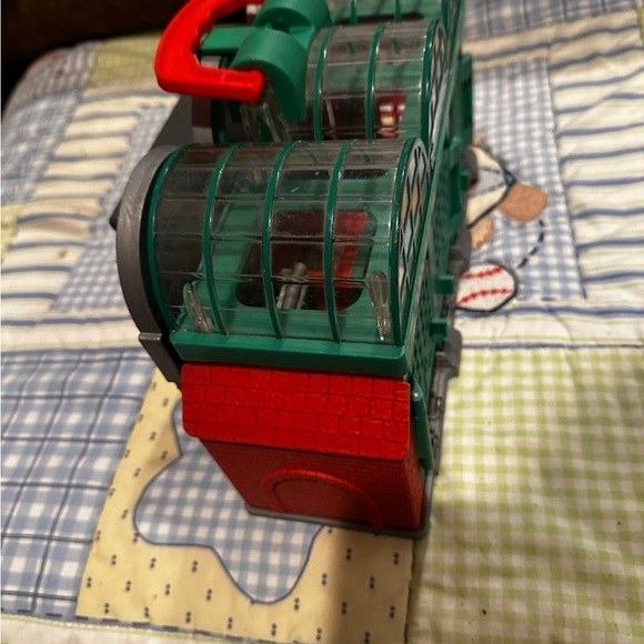 Thomas and friends Knapford Station Fold & Play Playset - Picture 9 of 12